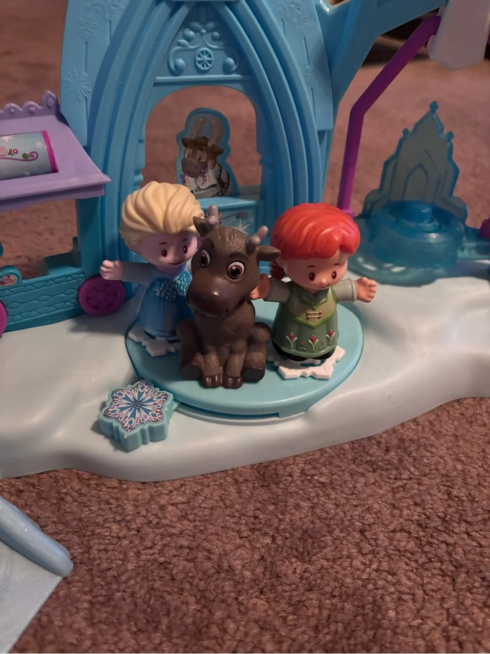 Frozen-themed Ice Palace Playset with Elsa & Anna Figures - Light Blue & Purple